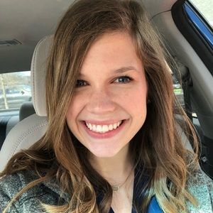 Meet your Posher, Abby